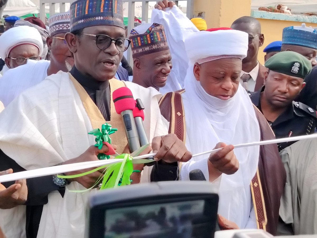 mammanMmohammed's tweet photo. Gov. Buni Commissions Sokoto Water Project

Yobe state Governor Hon. Mai Mala Buni CON COMN, today commissioned water project in Sokoto, executed by the Sokoto state government. 

The Governor who was a Special Guest of Honour, commended Gov. Ahmed Aliyu for executing a people https://t.co/4cPMEYEPS1