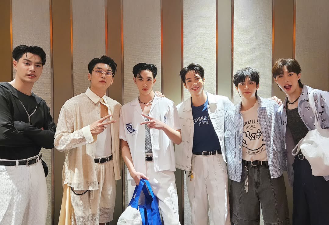 he looks so tiny among the others 😭 my baby🤏🏻

<a href="/peatwasu/">peatwasu #เคลวิน</a> 
PEAT TIKTOK SHOP
#PAINKILLERAtelierxPeat
#PAINKILLERAtelier