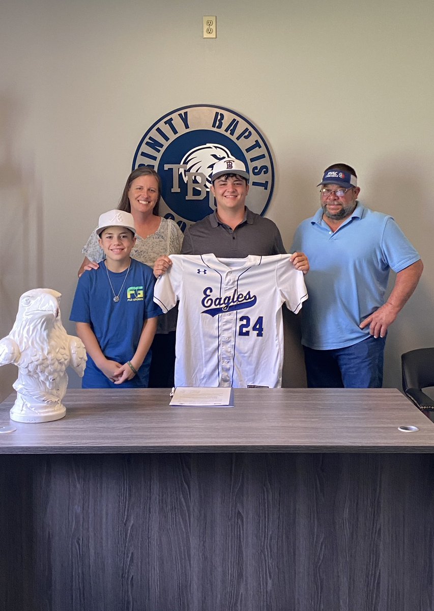 BlakeMartin2025's tweet image. Signing day! I’m excited to be continuing my baseball career with Trinity Baptist College! Thank you Coach Jordan!