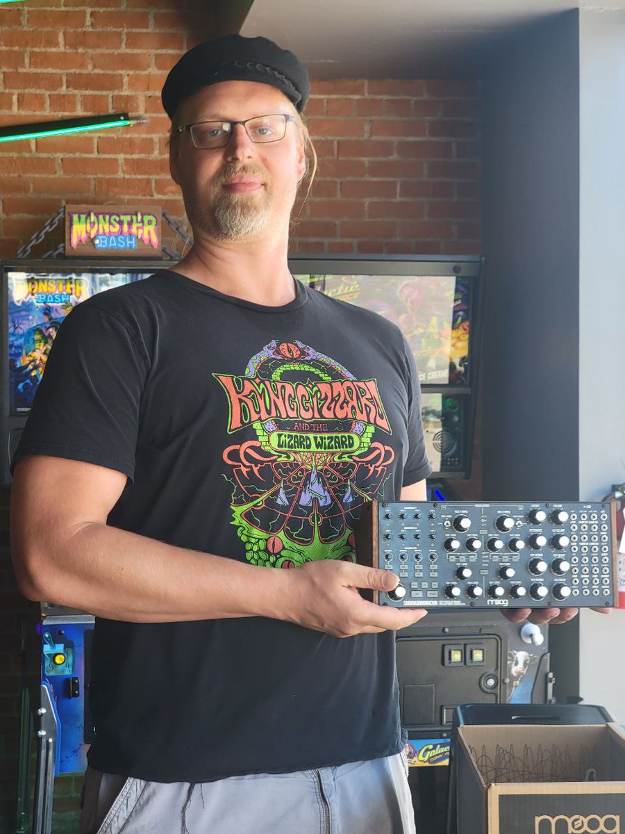 NEW SYNTH TIME! 

Went to the Mesa Synth meet for the first time yesterday, met some awesome synth-heads and got a great deal on a Moog Subharmonicon!  ;3