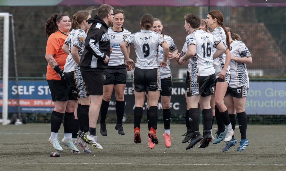 ‼️Friendly wanted on 13th July we can host‼️⚽️

Any teams free for a friendly 13th July?  

Contact Tom 07482 733269  

Look forward to hearing from you 🙏