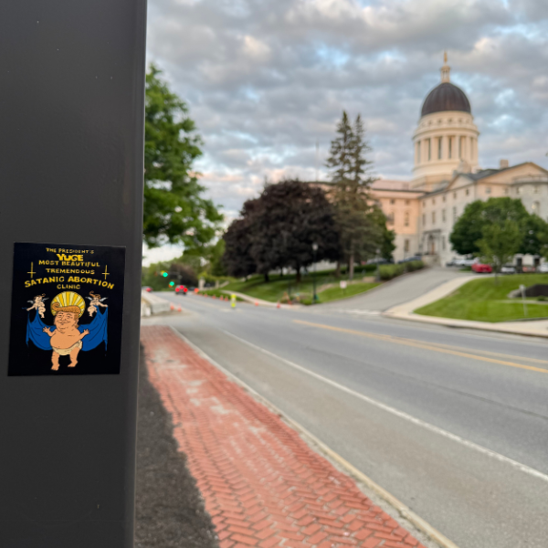 satanic_temple_'s tweet image. SPOTTED: The President’s Yuge Most Beautiful Satanic Abortion Clinic magnet made a temporary stop across from the Maine Statehouse last week.
TST’s newest abortion clinic is proud to serve patients throughout Maine.
Get your magnet: tst.page/TremendousShop
Art by @LucienGreaves