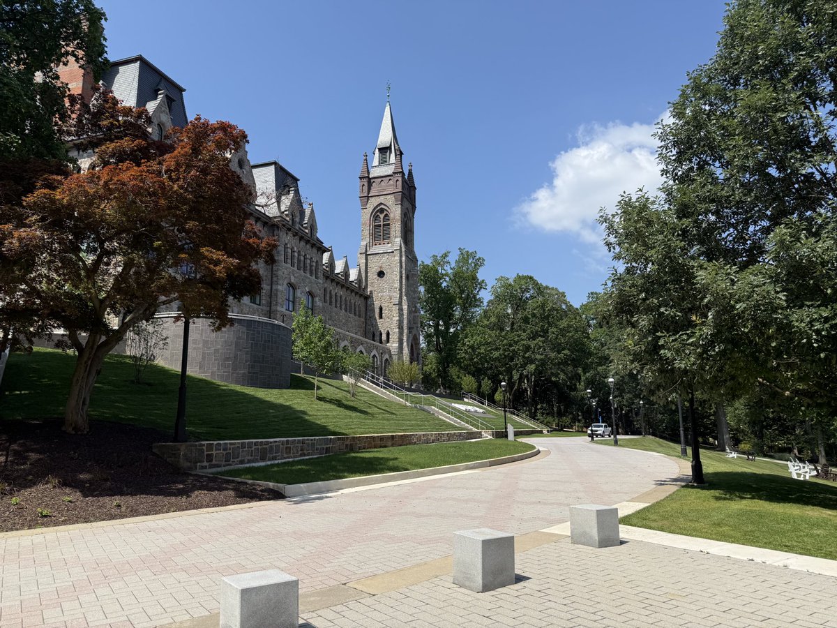 Today I had the opportunity to meet and hear from Coach Brooke from @LehighTFXC. It was great to tour the campus and check out the facilities! #unofficialvisit #uncommitted