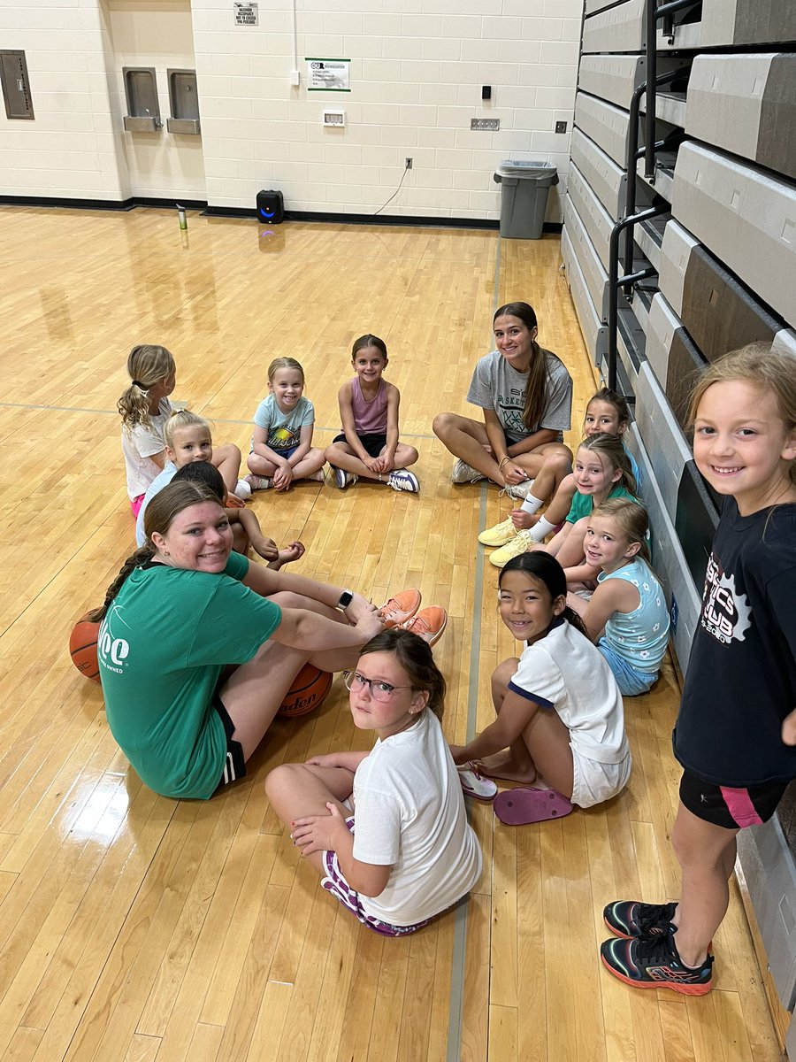 SkuttGBB's tweet photo. Day 1 of camp in the books! Great start to a fun week! Crazy Hair Day tomorrow!!
Let’s Go Skyhawks!! https://t.co/u8zg3jcsDF