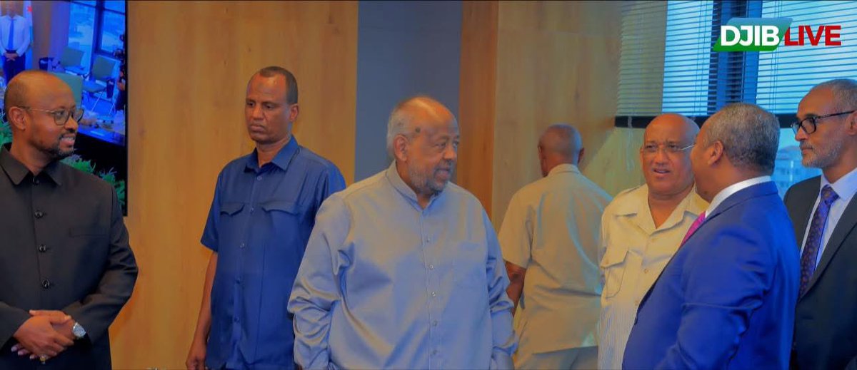 Le Président Guelleh procède à l’inauguration des nouveaux locaux du Ministère de l’Energie
 
Le Président de la République, Son Excellence <a href="/IsmailOguelleh/">Ismail Omar Guelleh</a> , a procédé ce lundi matin, à l’inauguration des nouveaux locaux du <a href="/djib_mern/">Ministère de l'Energie chargé des RN</a> 
Construit sur un périmètre de 5000 mètres