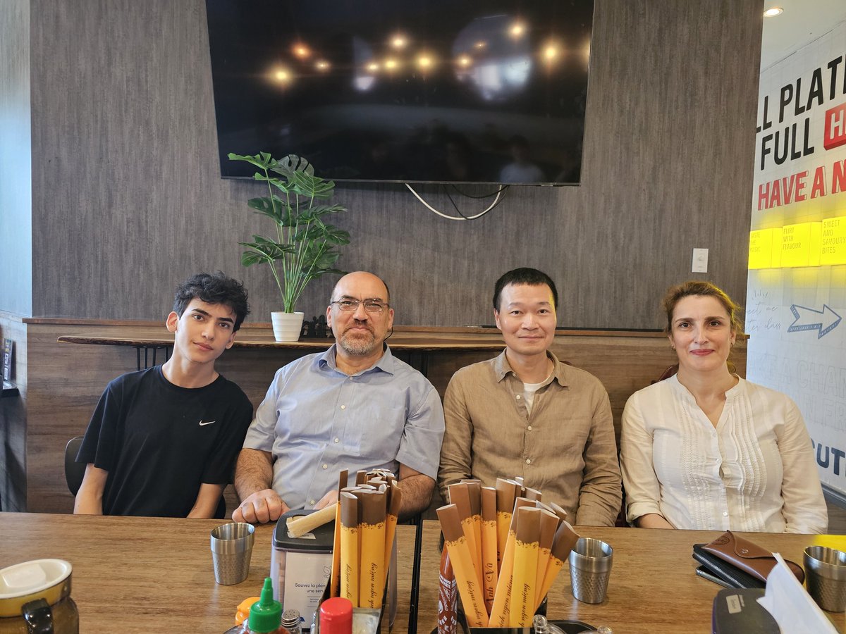 bionaloo's tweet image. Farewell lunch for a Turkish couple visiting professors, Esra Bagda and Ekfan Bagda, from Sivas Cumhuriyet University. They stayed for two years and started aptamer work on modified nucleosides such as methyladenosines. Thank you and it was great to have you in the lab.