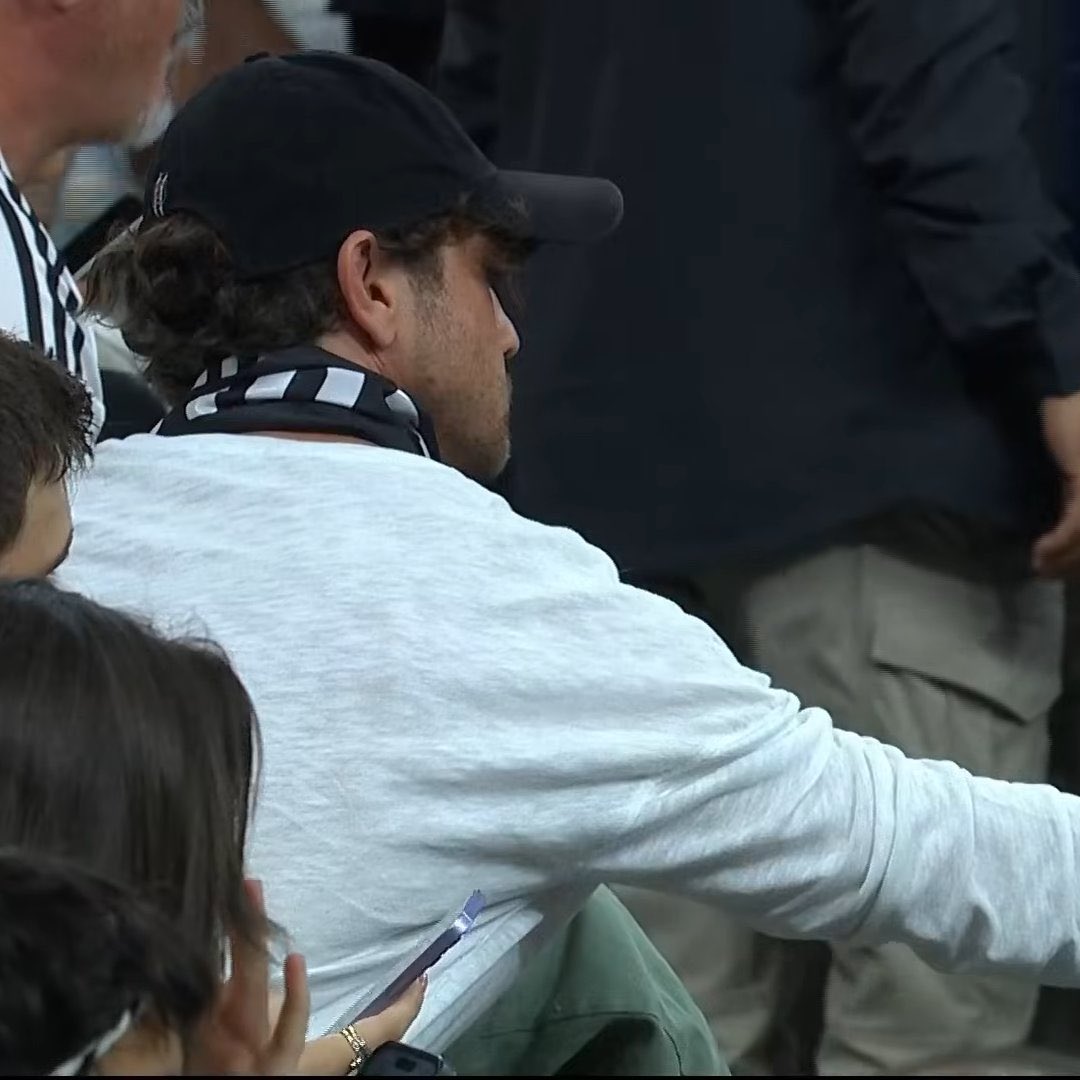 #ArasBulutİynemli at Beşiktaş vs Fenerbahçe basketball game today!