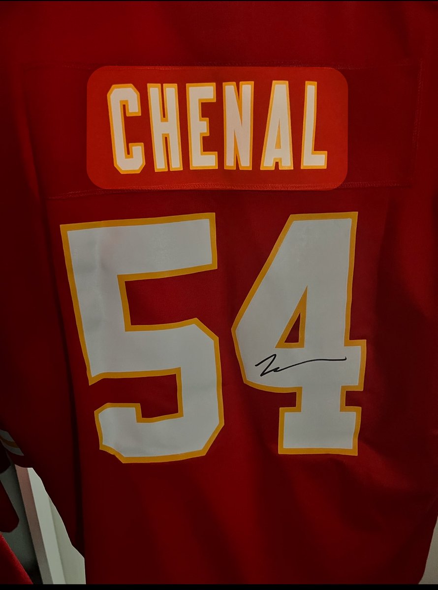 sjstanton's tweet photo. @Daily_Chiefs_ Leo’s jersey in white https://t.co/uIxeBhe0Hb