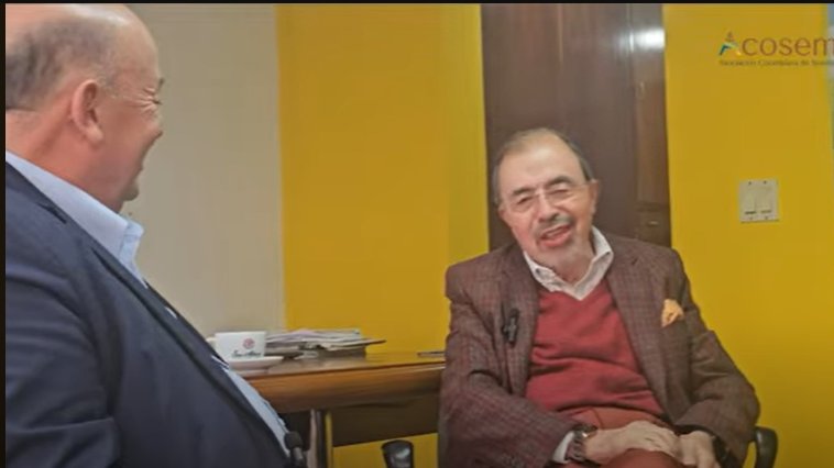 ACOSEMILLAS's tweet image. Uno de los fundadores de #Acosemillas55años fue Eduardo Villota Ortega, gerente de @Semillano y en esta entrevista con @LeoarizaR, nos cuenta cómo nació la Asociación y cuál es el camino que debe seguir en estos tiempos.
Mírala en este link:
youtube.com/watch?v=rZGOnS…