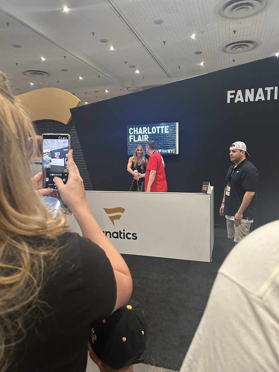 httpsbriefx's tweet image. how could i not repost the best moment of my life. i still can't believe i met my literal idol. i literally was shaking and sobbing (sorry charlotte 💀) but i love her sm. 2014 me is dying rn. thank you @MsCharlotteWWE 🩷🩷