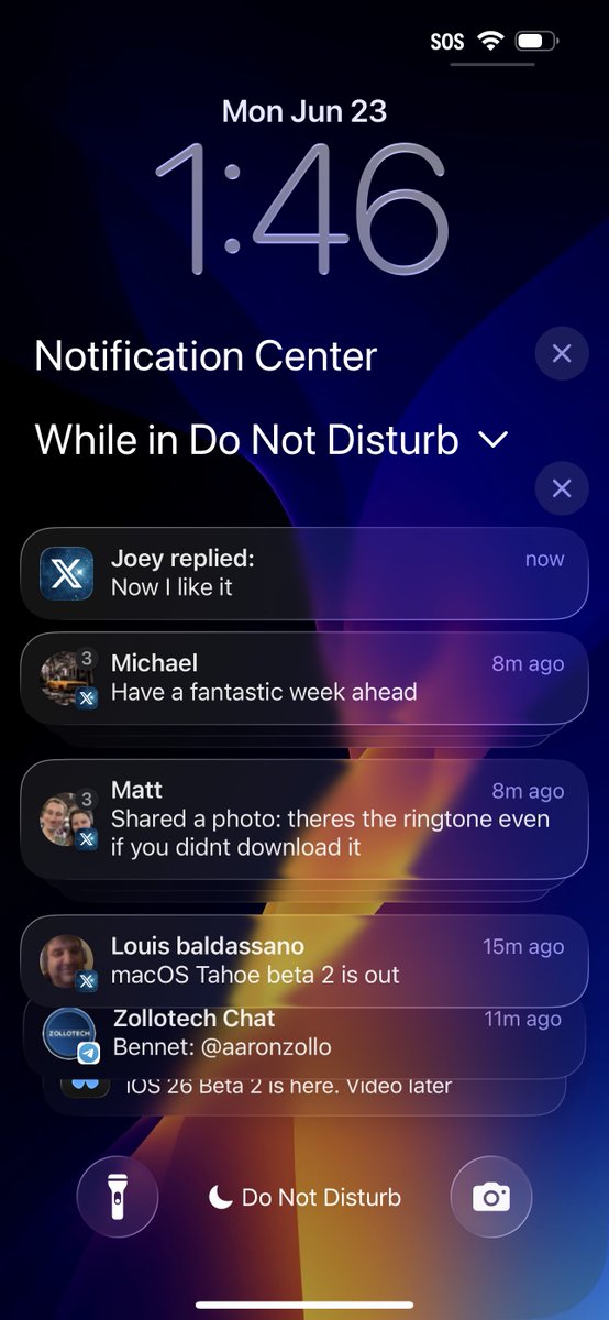 zollotech's tweet image. Here are notifications in iOS 26 Beta 2.  iOS 26 Beta 1 on the left, iOS 26 Beta 2 on the right.
