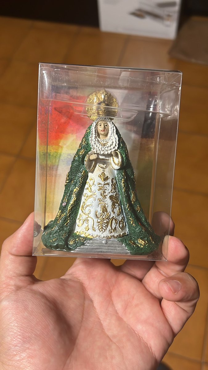 Quando gli amici hanno i tuoi stessi problemi… 
Cuando los amigos tienen los mismos problemas que tú. 

#Macarena #MacarenaEnRoma