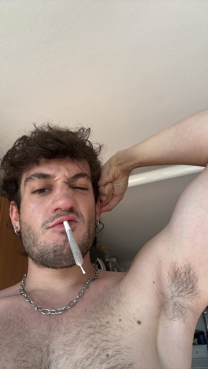 I’m literally white🎀🍓🩷