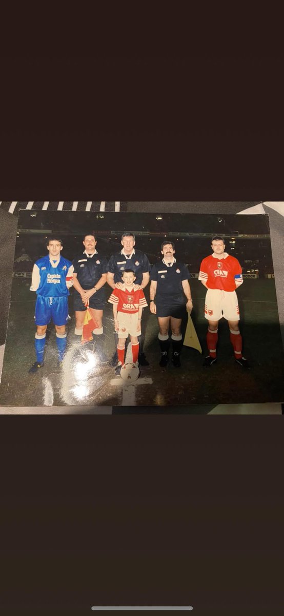 Reninho86's tweet photo. @BarnsleyFCStats I was mascot 😌 https://t.co/odVG6oKuuY