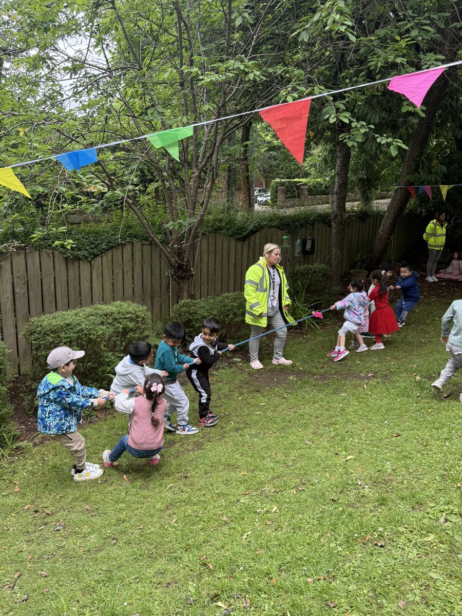 NithsdaleroadNS's tweet image. The children had a lovely Sports Day today! They didn’t let the change in weather stop them from giving it their all! 🏆