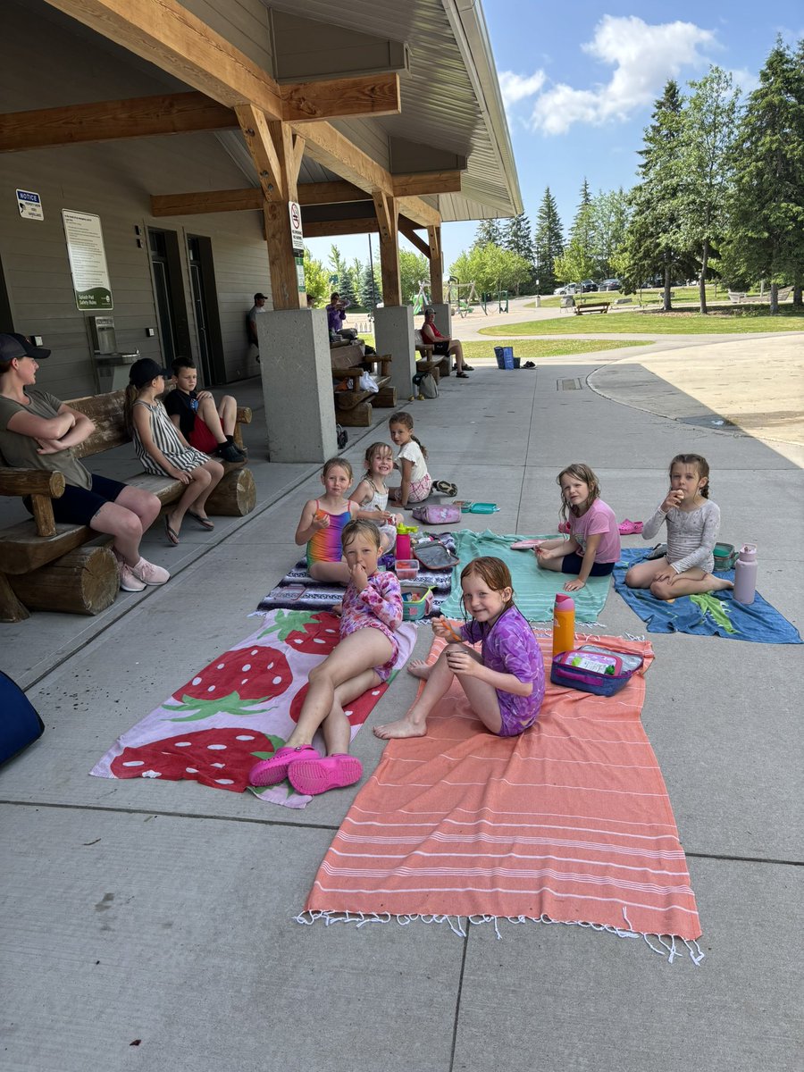 stluke130's tweet image. The perfect morning for a splash pad!!! Our Sk/Gr 1 class knows how to keep cool on a hot day!! #PVNCBeingcommunity #PVNCBeingwell #hotday