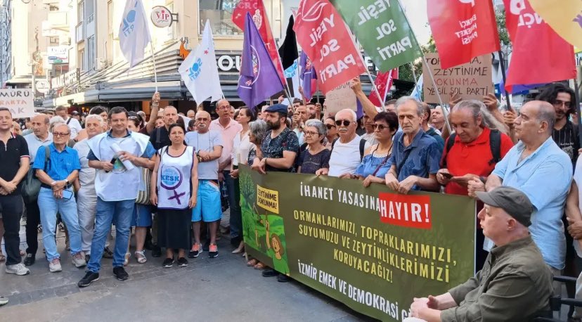 İzmir Emek ve Demokrasi Güçleri olarak iktidarın çıkarmak istediği talan ve yağma yasasına karşı alanlardaydık.

#ToprağımızıVermiyoruz #ZeytinHayattır 

gazeteyenigun.com.tr/haber/25313780…