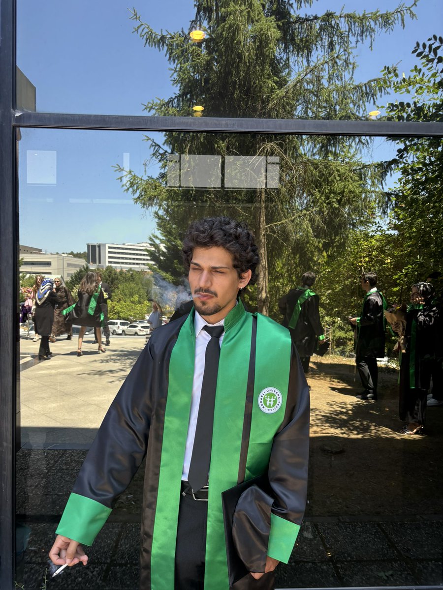 Ayıkken de bayık bakardı gözlerim 
6/6✅