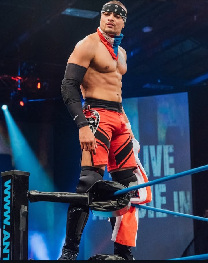 CesarxEspino's tweet image. Last night was a blast! @HisNameIsFlash and I tore it up and the fans ate it up!

la Iniciativa were tough and almost had us, but we overcame and won! Next, we get our #PMLL Trios Championship back with @DirtyDomingo.