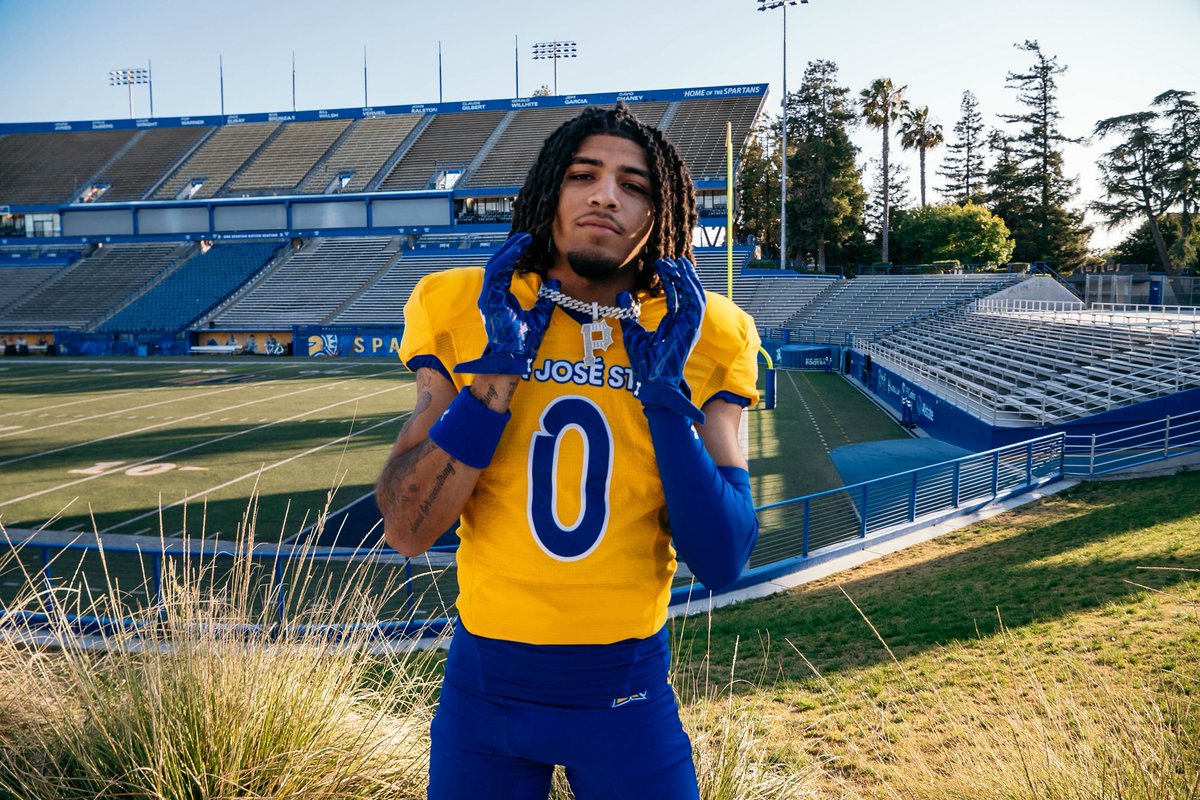 MountMiguelFB's tweet image. 3⭐️ San Jose State commit Parris Vernon on his official trip to San Jose State University! #ValleyUP
@GregBiggins
@BrandonHuffman
@BlairAngulo
@Daygofootball