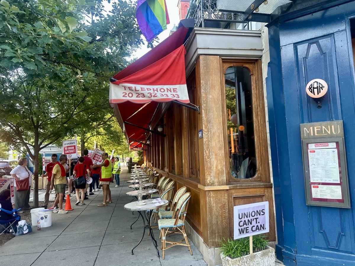 UHLocal25's tweet image. Le Diplomate hates unions. Don't dine at a union-busting restaurant. Honor the boycott at Le Diplomate and Osteria Mozza and The Occidental, also owned by STARR.
Learn more about the boycott here: eatfairdc.org