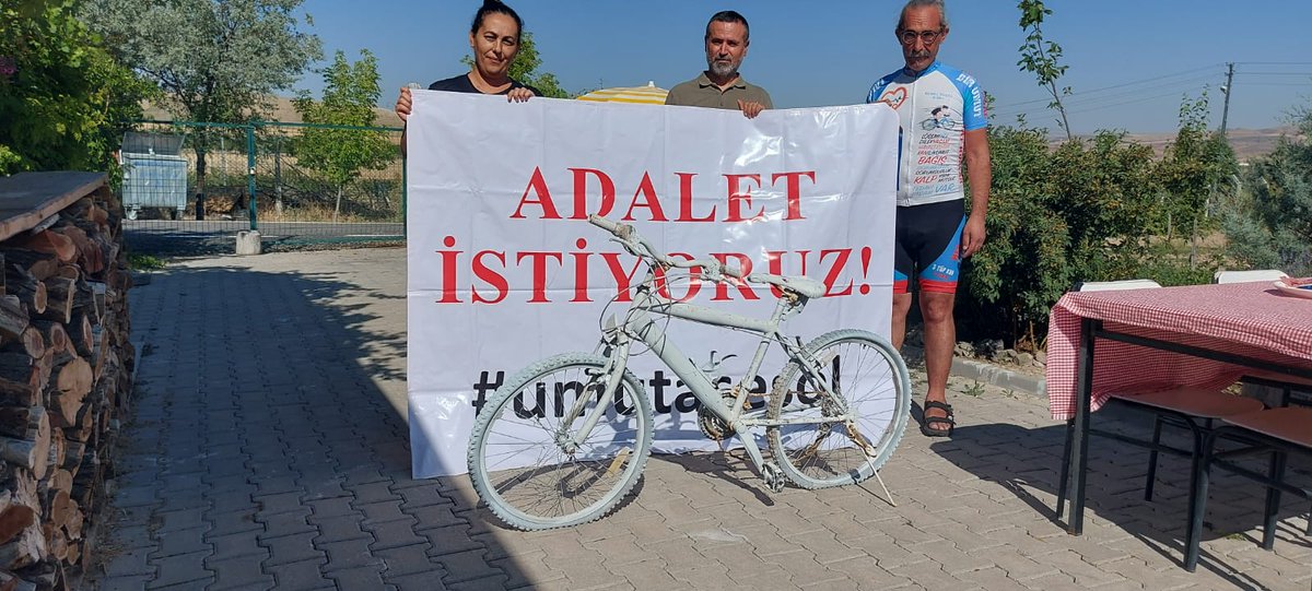 umutasesol's tweet image. Çanakkale&apos;den bisikletiyle kök hücre ve organ bağışına dikkat çekmek lösemili çocuklara umut olmak  için yola çıkan @herpedalbirumut sevgili Kemal abi, Bu gün #umutasesol bahçemizde  onu birkez daha dinleme şansı bulduk.
Eskişehir&apos;e  pedal çevirmeye başladı.
&quot;Her pedal bir umut&quot;