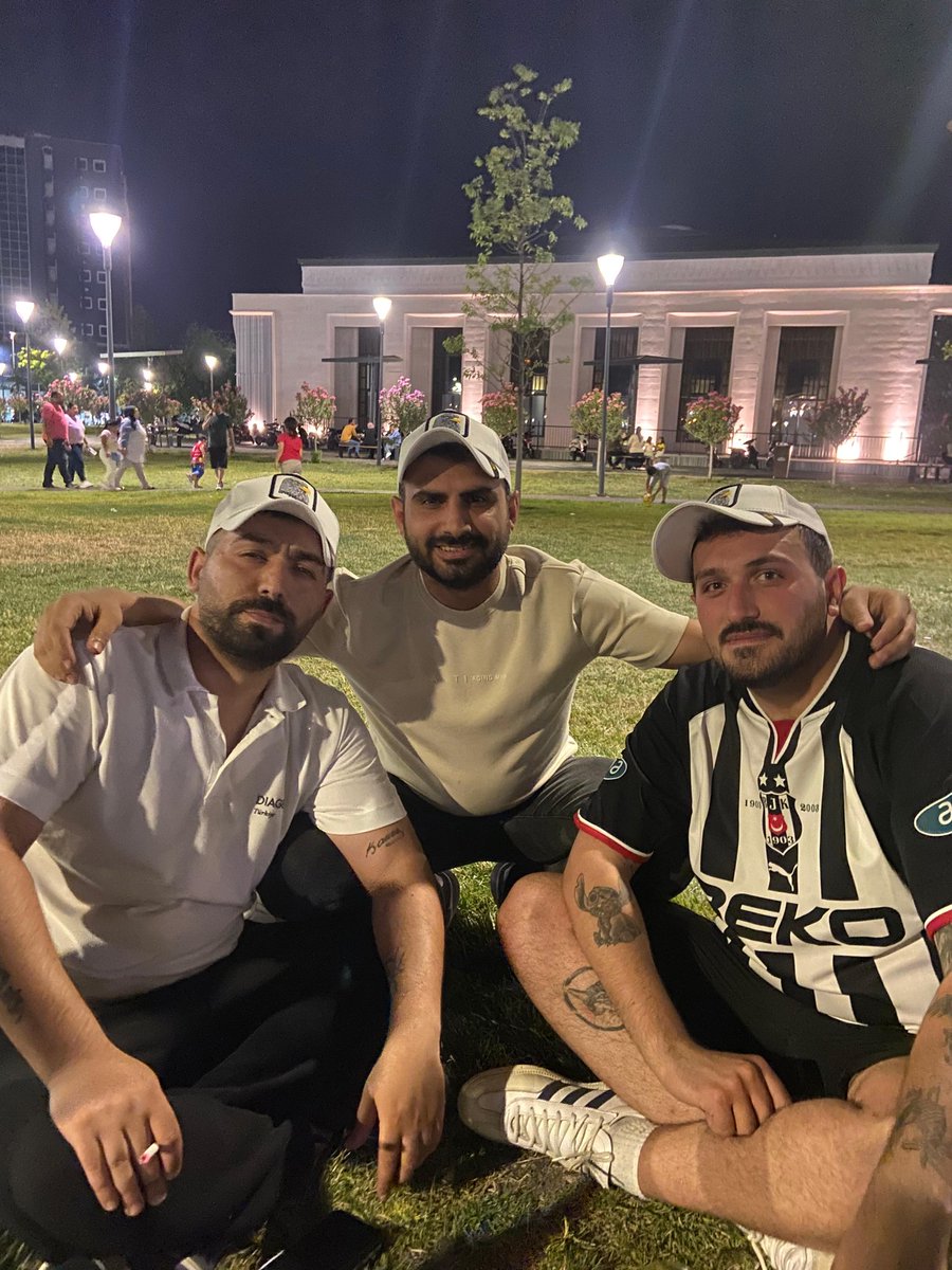 Giden yıllarımızda yılların kaldı JK