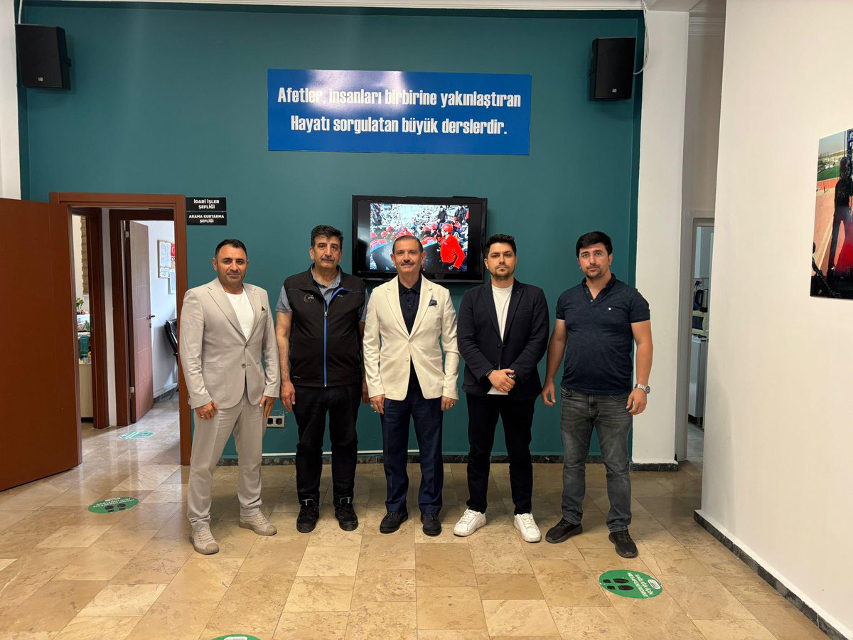 Afetlere hazırlıkta birlikte güçlüyüz!

Esenyurt Belediyesi ev sahipliğinde düzenlenen Afet Bilinci Farkındalık Eğitmen Eğitimi, Beylikdüzü ve Avcılar Belediyesi Afet İşleri personellerinin katılımıyla başarıyla tamamlandı.

AFAD Eğitim Şube Müdürlüğünden İbrahim Erim’in