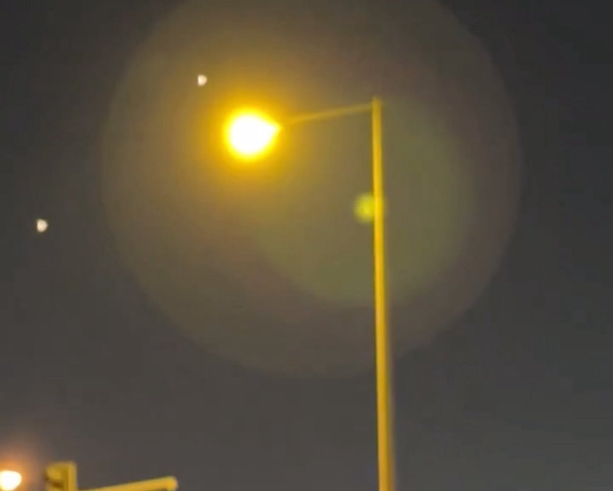 BenSwann_'s tweet image. So following up on my theory from a day ago, now Iran has fired back in the United States. Targeting a US base in Qatar. But they reportedly contacted Qatar ahead of time and coordinated the missile launches to minimize casualties. It worked. No damage to the US base, no…