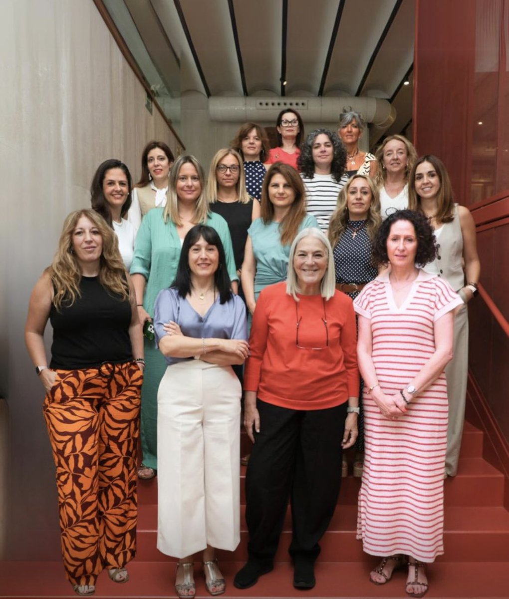 lolagar6's tweet photo. Crecimiento, inspiración y acompañamiento en el camino hacia un nuevo modelo de liderazgo. 
Gracias por la oportunidad!
#EspabrokInCompany
@MercedesWullich https://t.co/RiAYMEDd3O