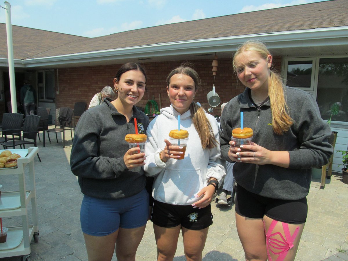 More Than a Game: PMHA and Prairie View Lodge Build Lasting Connections Through Weekly Volunteering 

🔗 pilotmoundhockeyacademy.com/more-than-a-ga…

#FearTheBuffs #PMHA #StudentAthletes