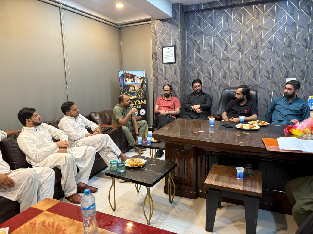 پاکستان تحریک انصاف یوتھ ونگ اسلام آباد ریجن کا پہلا تعارفی اجلاس ریجنل صدر سید مراد بخاری کی زیر صدارات منغقد ہوا۔
ریجنل جنرل سیکرٹری عاصم ستی نے اجلاس کا ایجنڈہ پیش 
انشاءاللہ یوتھ ونگ اسلام آباد کا ہر نوجوان عمران خان کی رہائی کے لئے ہر اول دستے کا کردار ادا کرے گا۔
#IYWing