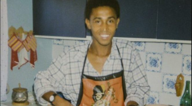Dar palco a 1 assassino não é neutro. É uma escolha política e simbólica. 
Alcindo Monteiro foi torturado e morto por ser negro. Transformar um dos seus assassinos em referência ideológica é reescrever a história e alimentar o extremismo em Portugal.

Alcindo não será esquecido🖤