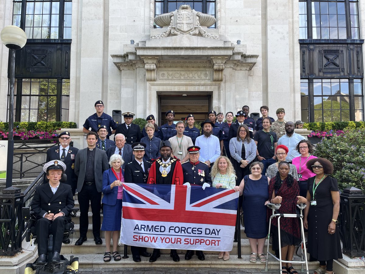 IslingtonMayor's tweet image. Today, we marked #ArmedForcesDay by raising the flag above the Town Hall.