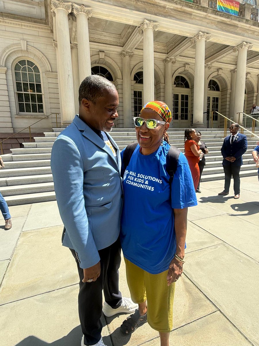 Standing in solidarity with <a href="/UFT/">UFT</a> is an honor as they continue to fight for the  ecosystem of education. Our students, teachers, paraprofessionals and community are the way we ensure the system of success. Pay and support our #Paraprofessionals