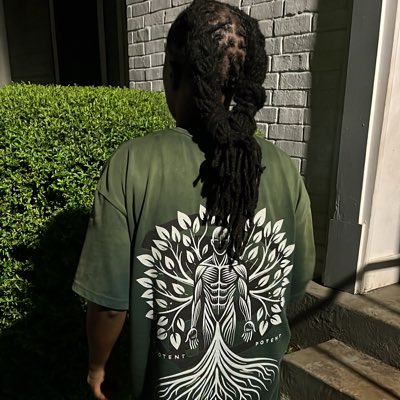 601stackzzz's tweet photo. #NewProfilePic https://t.co/OAaR7k3fsk