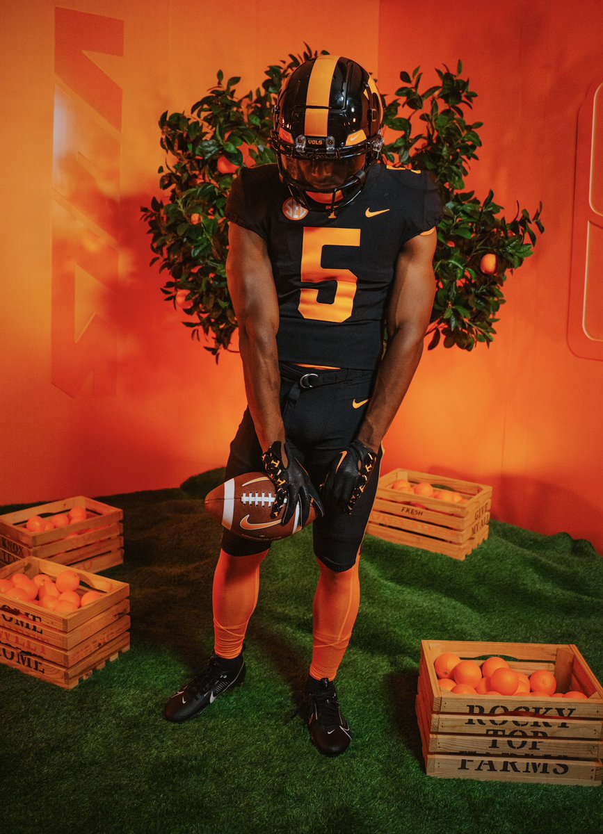 Savion “Cinco” Hiter (High-ter) (@5starsavi) on Twitter photo Thank you <a href="/Vol_Football/">Tennessee Football</a> for having my family and I this weekend 🙏🏾 appreciate you rolling out the orange carpet #GBO 🍊 Thank you <a href="/Vol_Football/">Tennessee Football</a> for having my family and I this weekend 🙏🏾 appreciate you rolling out the orange carpet #GBO 🍊