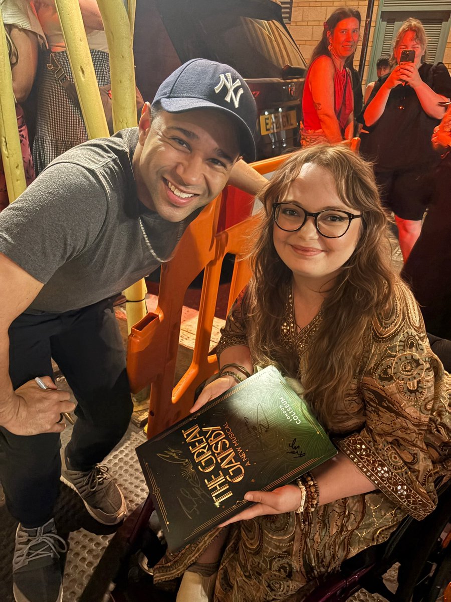 RobzRocking's tweet image. Hardly use social media these days but wanted to share a few pics from our adventures in London last week. Much needed after quite a stressful time of late. Anyways, had the chance to meet Corbin Bleu after watching The Great Gatsby!!! What a lovely guy!!! 🤩