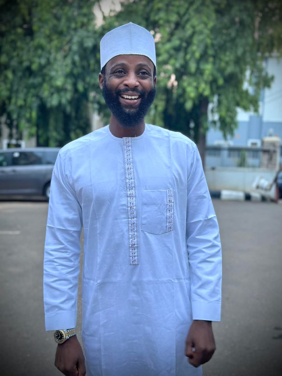 M_Nafiubss's tweet photo. A good friend and also brother. He always wanted to see smile on my face and also i love his mine. May Almighty Allah bless you and protect him. I love his success.

#Gogle nawa ni da shi amana ce. https://t.co/YDRe60yHVb