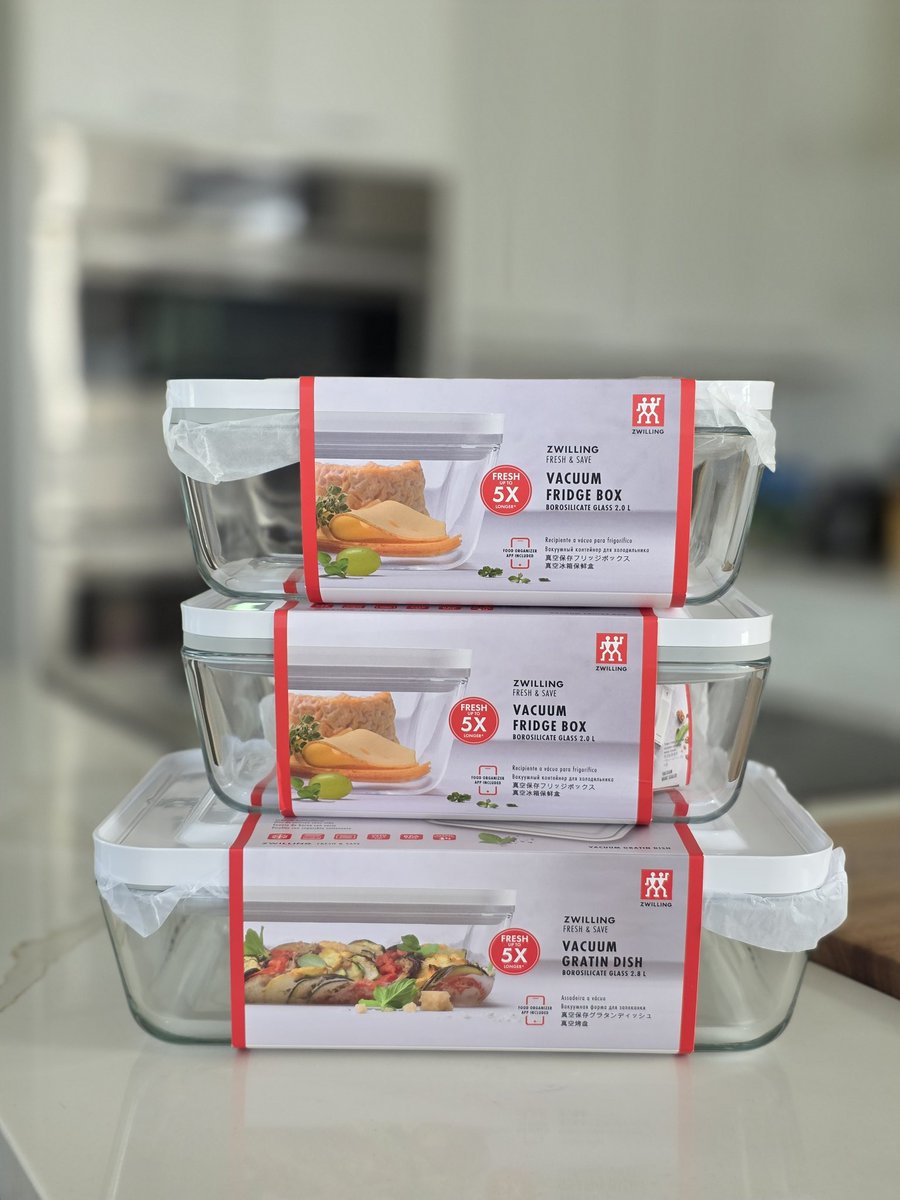 jaimeturner's tweet image. You know you're 48 when your new Zwilling Fresh &amp;amp; Save containers arrive and it’s the highlight of your week. Forget shoes—give me airtight, stackable joy. 😍

#Adulting #FreshAF #Zwilling #VacuumSealedAndThrilled
