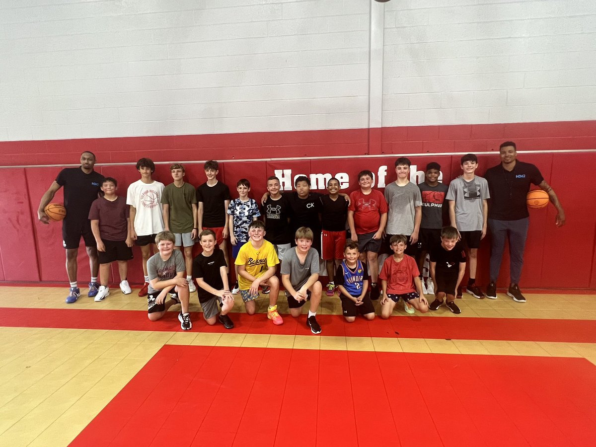 SulphurHoops's tweet image. Had a great time at camp! Thank you ND42, Sheron-Dorsey Walker and Xavier Cork for your help this week. We got a lot of good work out of it! #BulldogCulture @Sulphur_Sports
