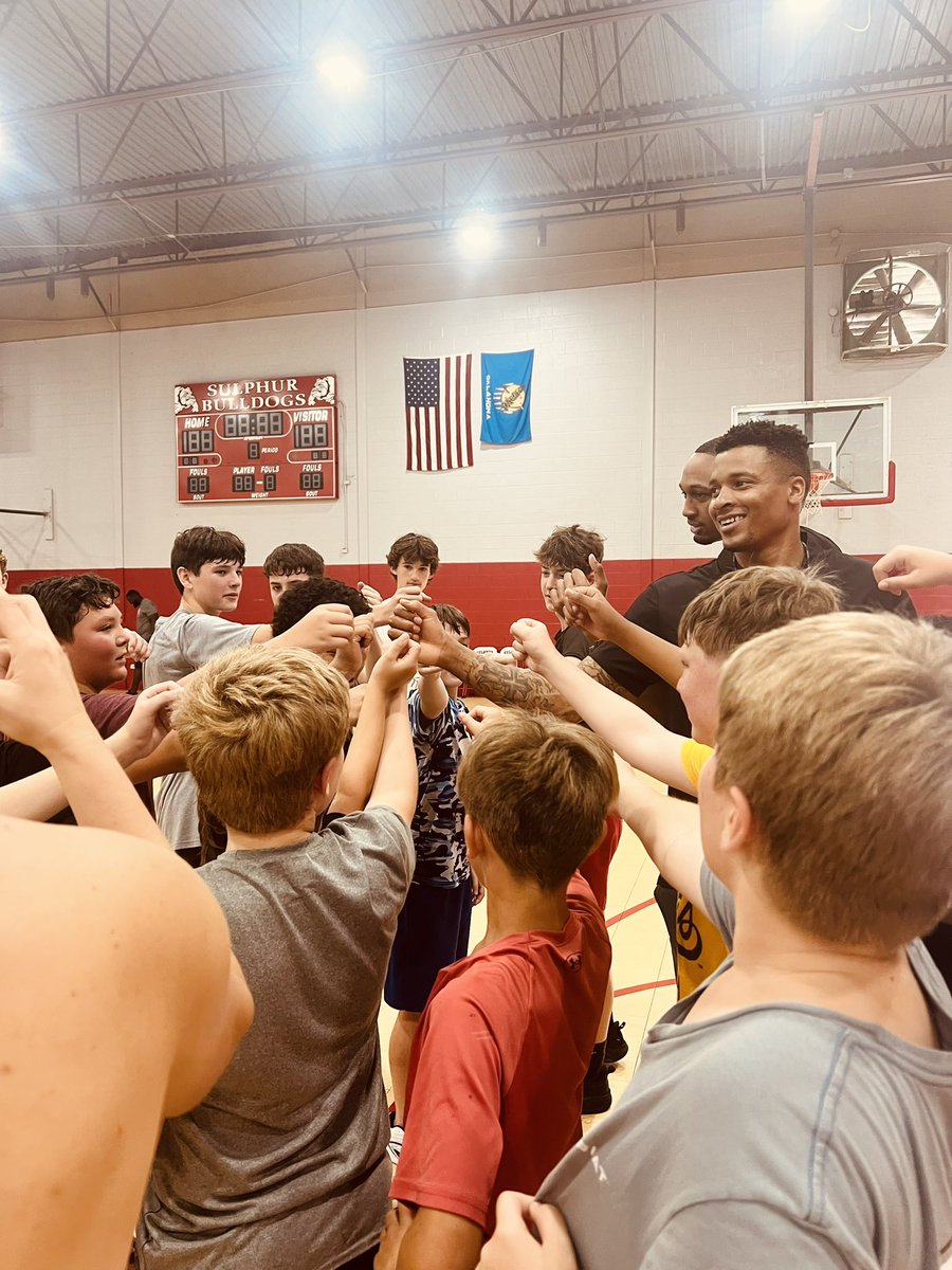 SulphurHoops's tweet image. Had a great time at camp! Thank you ND42, Sheron-Dorsey Walker and Xavier Cork for your help this week. We got a lot of good work out of it! #BulldogCulture @Sulphur_Sports