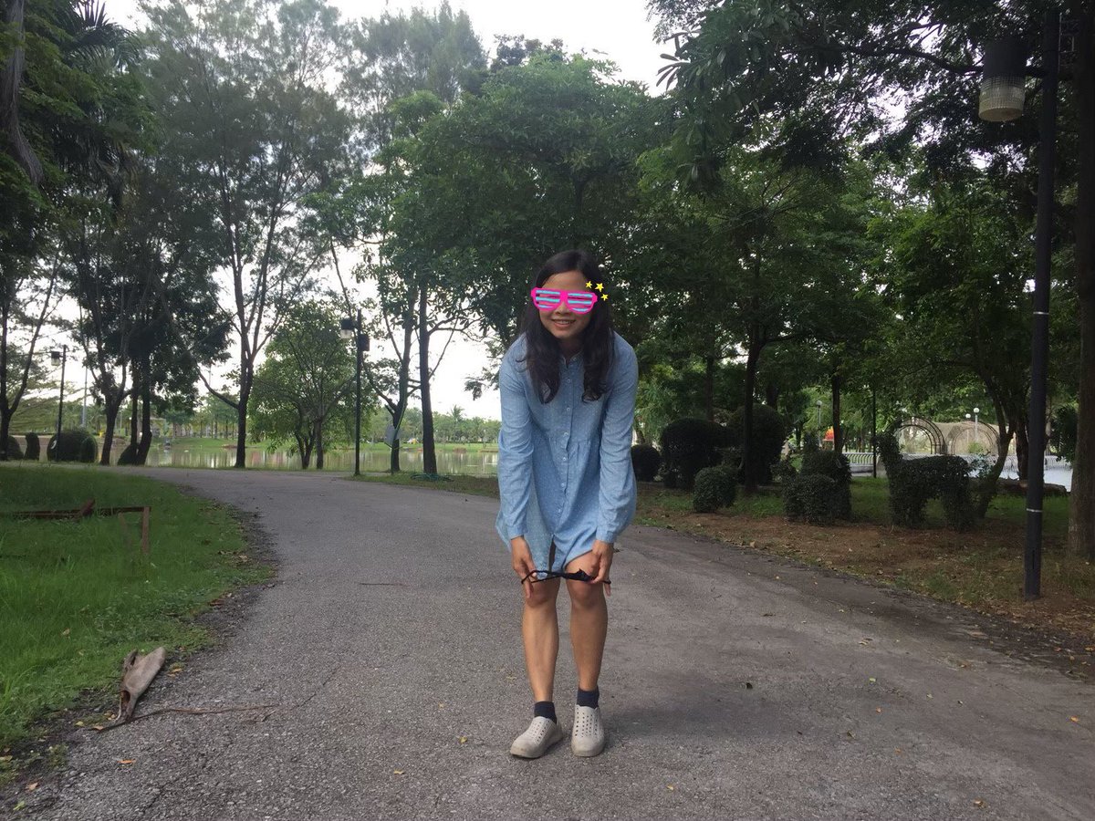 Wi_Smiley's tweet photo. มาเดินเล่นชมวิวสวนสาธารณะ ถอดเกงในโชว์ซะหน่อย
https://t.co/hJTndgMeFx
#outdoor #ชอบโชว์ https://t.co/hU5nHMH1uV