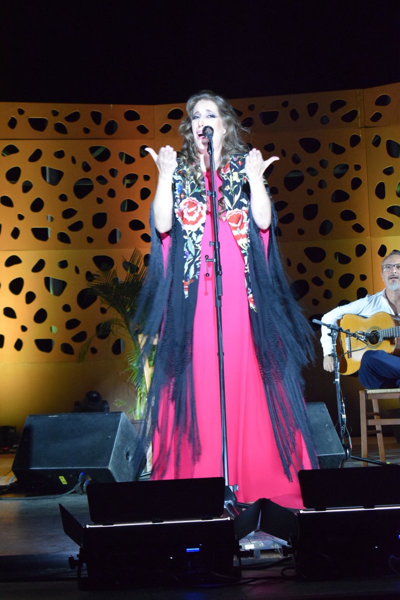 Revista La Flamenca (@weblaflamenca) on Twitter photo La 51° del Festival #TorredelCante celebrado el pasado 21 de junio volvió a hacer historia con un lleno de gradas y éxito de cartel por donde pasaron artistas como <a href="/ARGENTINAFLAMEN/">Argentina Flamenco</a> <a href="/josemercemusic/">José Mercé</a> ó Antonio Reyes entre otros.
revistalaflamenca.com/la-51o-edicion…
#flamenco #arte #cultura La 51° del Festival #TorredelCante celebrado el pasado 21 de junio volvió a hacer historia con un lleno de gradas y éxito de cartel por donde pasaron artistas como <a href="/ARGENTINAFLAMEN/">Argentina Flamenco</a> <a href="/josemercemusic/">José Mercé</a> ó Antonio Reyes entre otros.
revistalaflamenca.com/la-51o-edicion…
#flamenco #arte #cultura