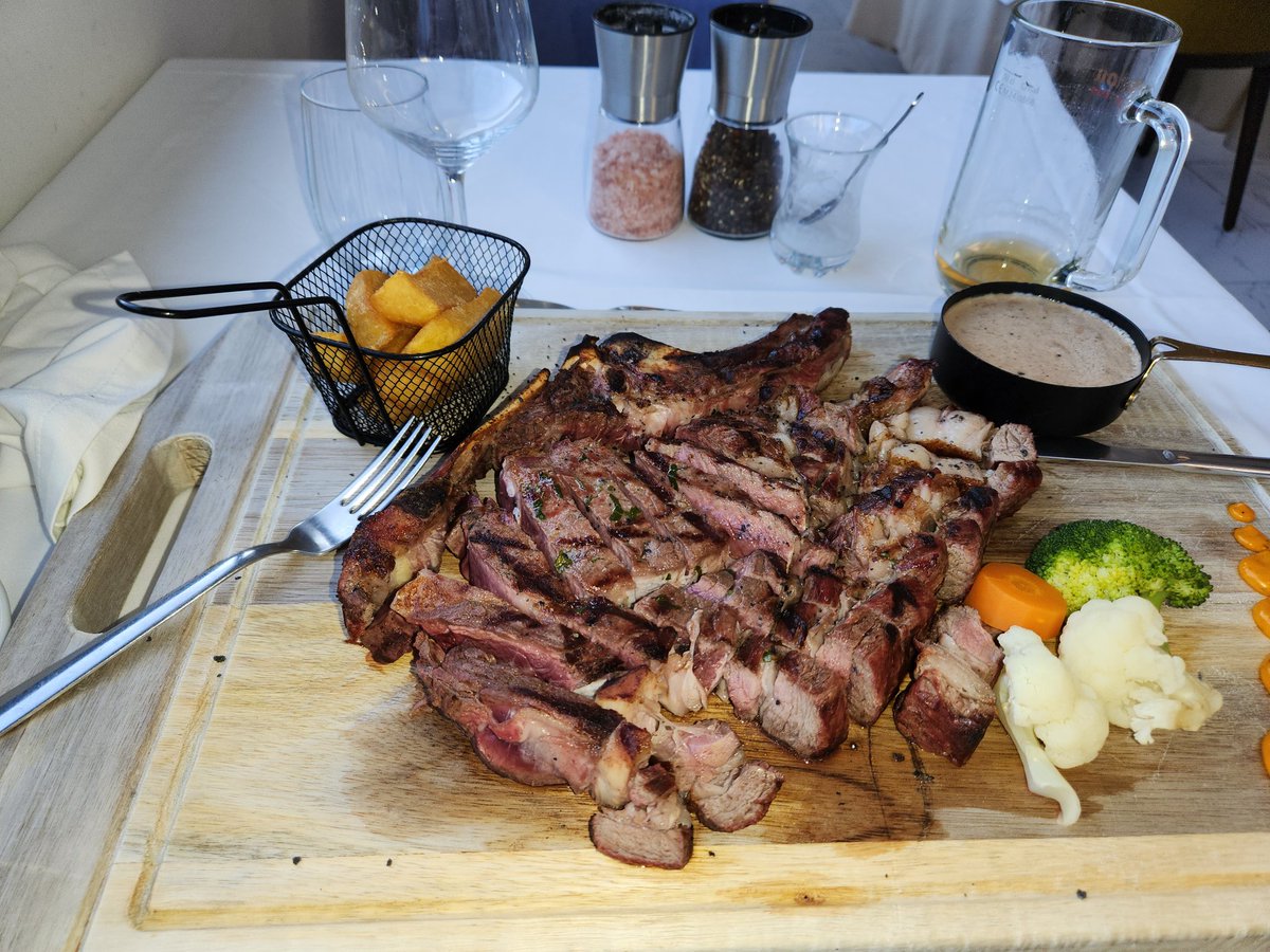 Brads De Le Salle tweet media