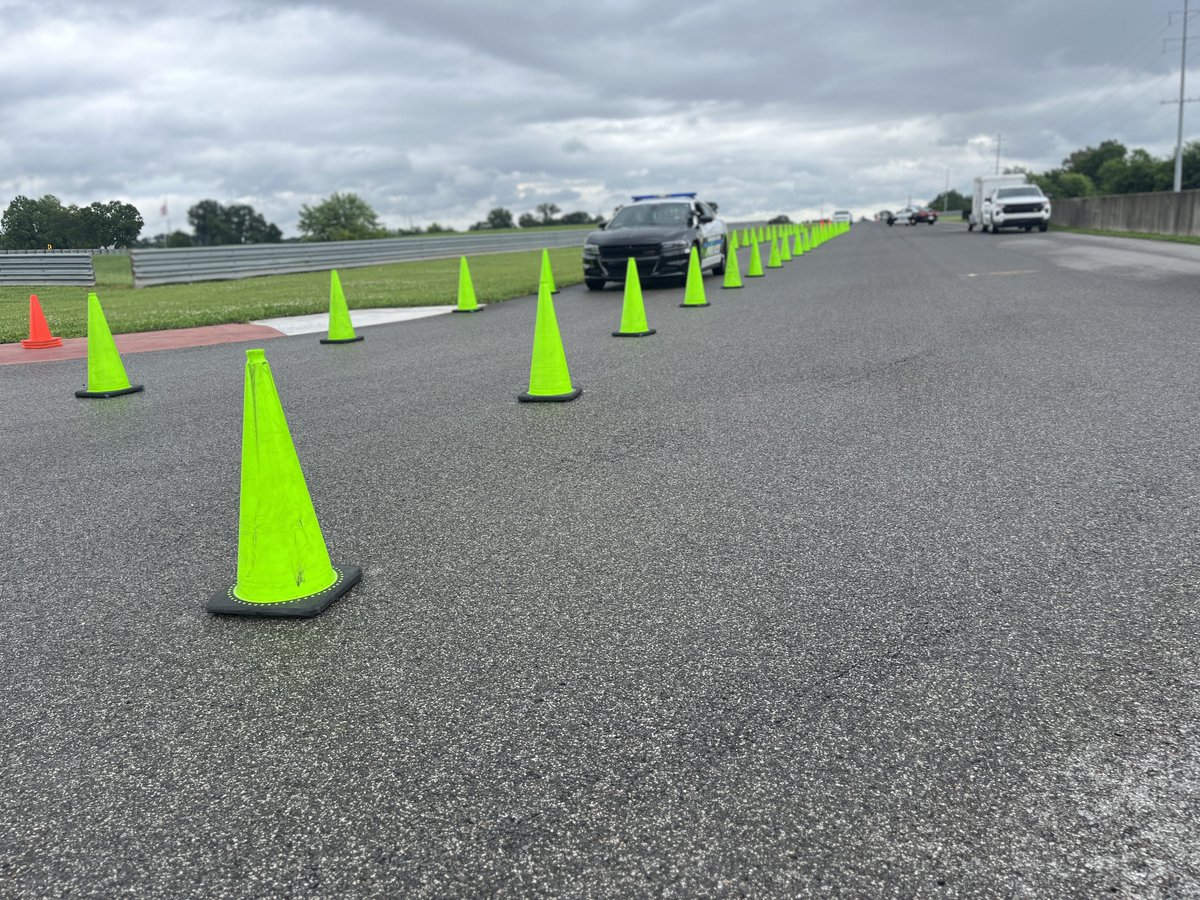BGKYPolice's tweet image. Our academy recruits have been busy learning police cruiser operations on the NCM Track.From learning angles to backing to emergency response and pursuit driving, the recruits are learning how to control their vehicles in all types of situations
#bgky #policeacademy  #nowhiring
