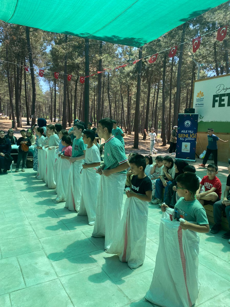 AK Kadın Sultanbeyli (@akkadinsbeyli) on Twitter photo Kadın Kolları Genel Merkez MKYK Üyesi ve Sultanbeyli Belediyesi Meclis Üyemiz Mine Meydancı ve Başkanımız <a href="/GultenBozer/">Gülten Bozer🇹🇷</a>'in katılımıyla, Mecidiye, Turgut Reis, Ahmet Yesevi ve Battalgazi Mahallelerimizin katkılarıyla "Aile Yılı Şenliği"ni büyük bir coşkuyla gerçekleştirdik. 🌿 Kadın Kolları Genel Merkez MKYK Üyesi ve Sultanbeyli Belediyesi Meclis Üyemiz Mine Meydancı ve Başkanımız <a href="/GultenBozer/">Gülten Bozer🇹🇷</a>'in katılımıyla, Mecidiye, Turgut Reis, Ahmet Yesevi ve Battalgazi Mahallelerimizin katkılarıyla "Aile Yılı Şenliği"ni büyük bir coşkuyla gerçekleştirdik. 🌿