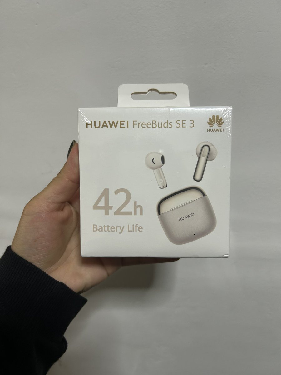 becilse's tweet photo. Mi hermana pequeña me acaba de dar mi primer regalo de cumpleaños y ando bien contenta. 🥰🥹 https://t.co/3uxHNVfYOj