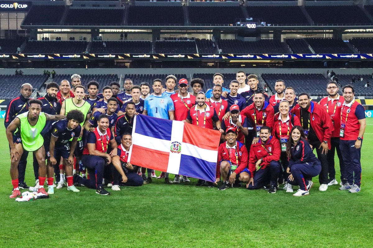 Ayer quedamos eliminados de la Copa Oro y la verdad es que no quedan palabras para agradecerle a esta banda todo lo que han hecho por el fútbol en nuestro país.

Gracias por representar, todas las selecciones de CONCACAF nos tienen miedo, volveremos 🫶
