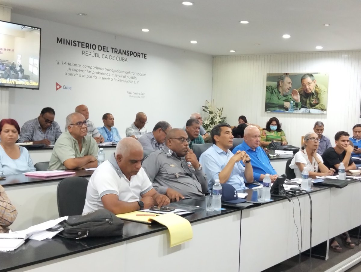 FidelACN_Cuba's tweet photo. #ACN reporta. De enero a mayo se reportan en #Cuba menos accidentes de tránsito y lesionados, pero crecieron los fallecidos en motos y ciclomotores, informaron hoy en reunión de la Comisión Nacional de Seguridad Vial. #HazloBien #ConocerEsPrecaver. @ACN_Cuba https://t.co/UkwaMa0yQS